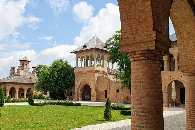 mystical-monasteries-draculas-tomb-and-mogosoaia-lake-palace-private-tour-2