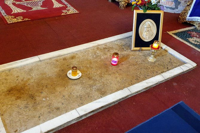 mystical-monasteries-draculas-tomb-and-mogosoaia-lake-palace-private-tour