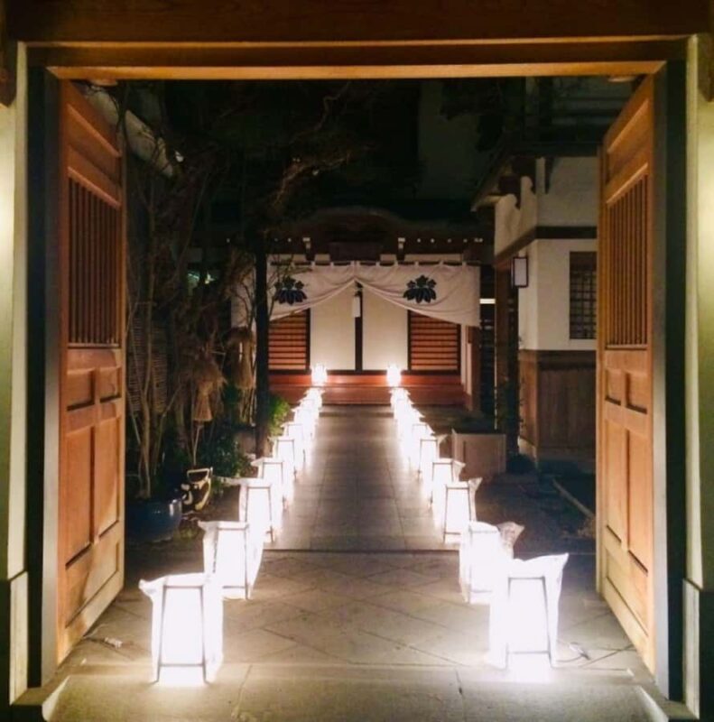 Nagano: Snow Monkeys & Zenko-ji Tomyo Lantern Festival Tour - A Full Breakdown of the Experience: Snow Monkeys, Sake, and Lanterns