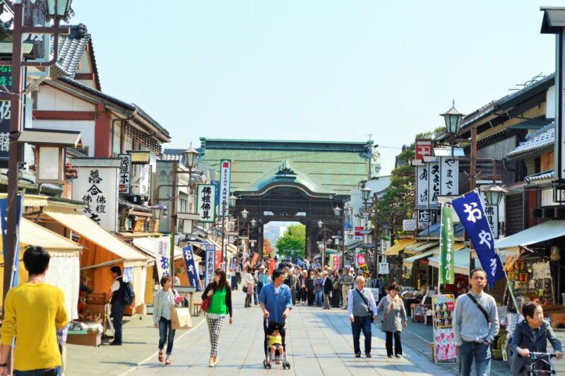 nagano-snow-monkeys-zenkoji-temple-sake-day-trip