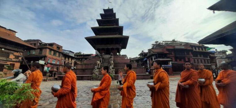 nagarkot-sunrise-bhaktapur-durbar-unesco-tour-in-kathmandu