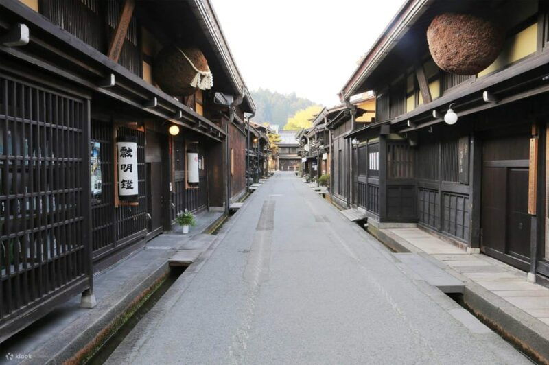 nagoya-hida-takayama-and-gassho-zukuri-village-day-tour