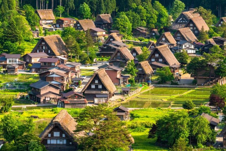 nagoya-hida-takayama-and-gassho-zukuri-village-day-tour