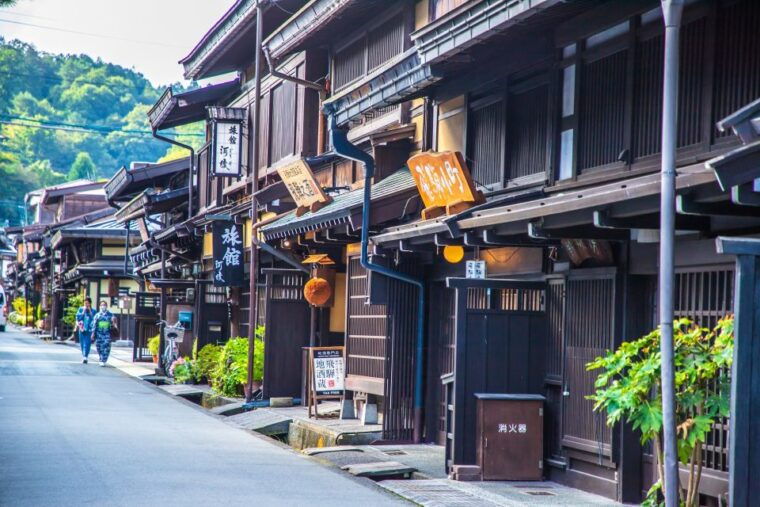 nagoya-hida-takayama-world-heritage-shirakawa-go-day-tour
