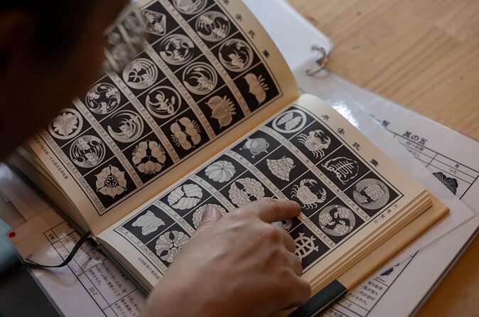 Nagoya Kuro Montsuki Traditional Family Crest Dyeing Workshop - Who Would Love This Tour?
