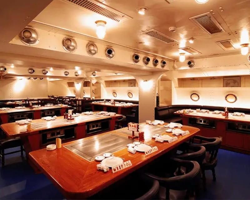 naha-orca-spotting-glass-bottom-boat-and-sams-famous-steak
