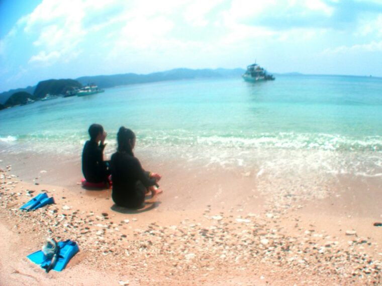 naha-snorkeling-kerama-islands-limited-time-whale-watching