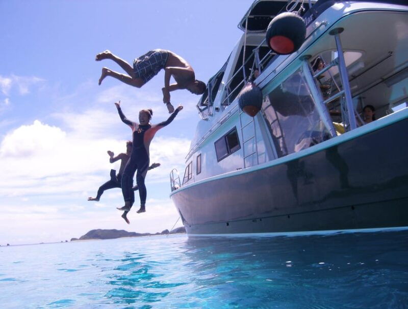 nahakerama-island-experience-dive-snorkeling-whale-watching