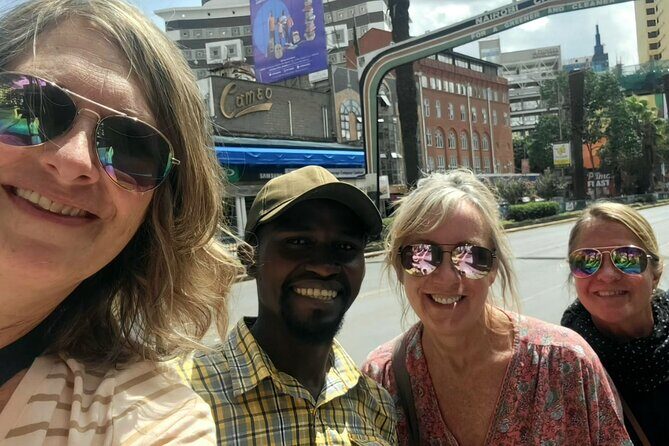 Nairobi city sights, Giraffe Encounters and Bomas Kenya Tour - What Makes This Tour Stand Out?