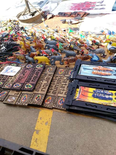 Nairobi walking tour and souvenir shopping - Key Points