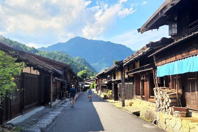 nakasendo-post-town-trekking-and-izakaya-hopping-tour