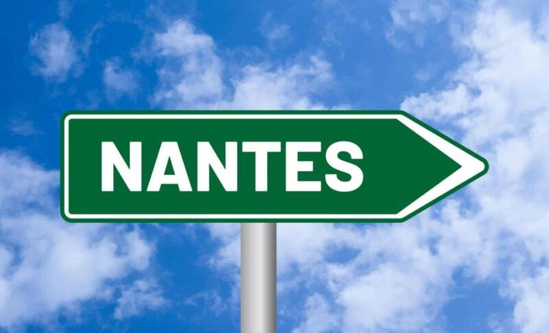 nantes-insta-perfect-walk-with-a-local