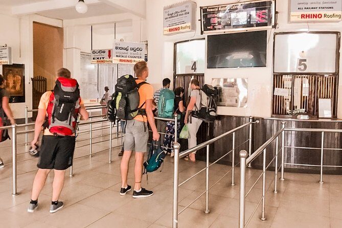 Nanu Oya to Ella train ride on (Train No: 1005 "Podi Menike") - Booking Options and Comfort Choices