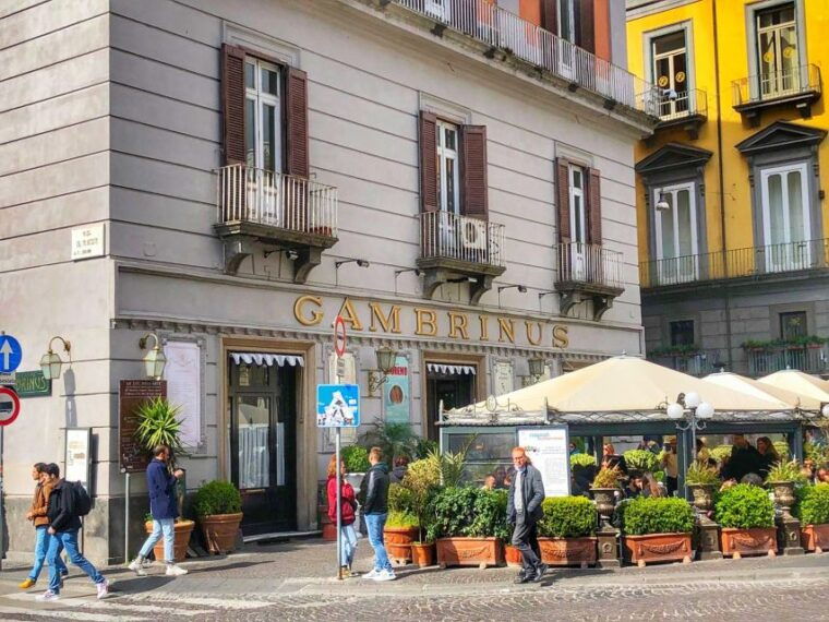 naples-2-hour-walking-and-sightseeing-tour-with-local-guide