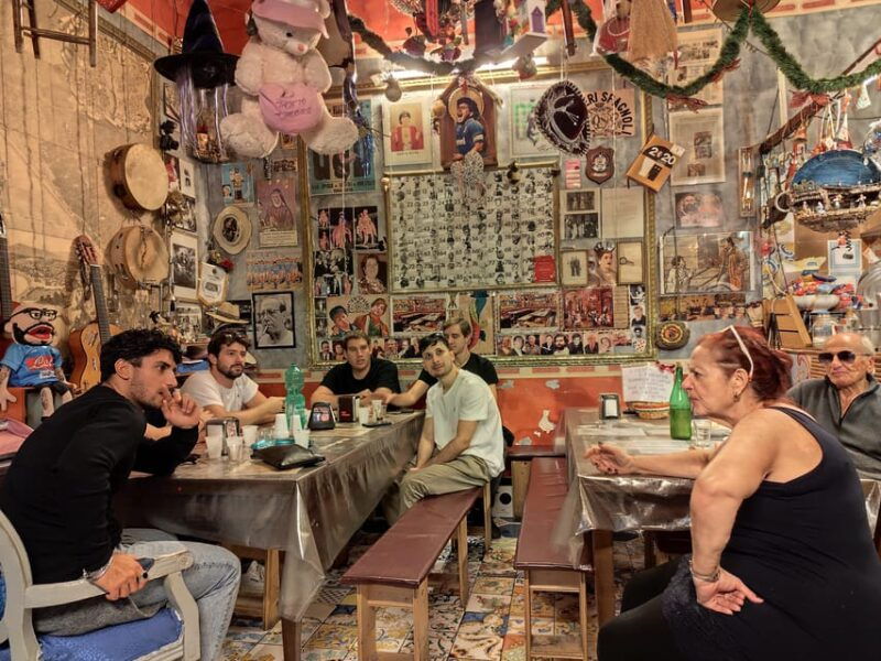 naples-authentic-family-home-lunch-with-music-show-spanish-quarters-tour