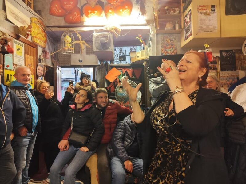 naples-authentic-family-home-lunch-with-music-show-spanish-quarters-tour