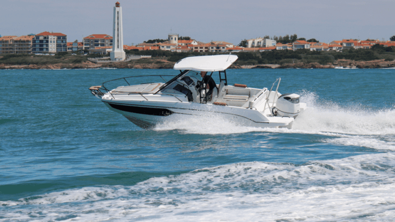 naples-boat-tour-along-coast-from-molo-siglio-to-nisida