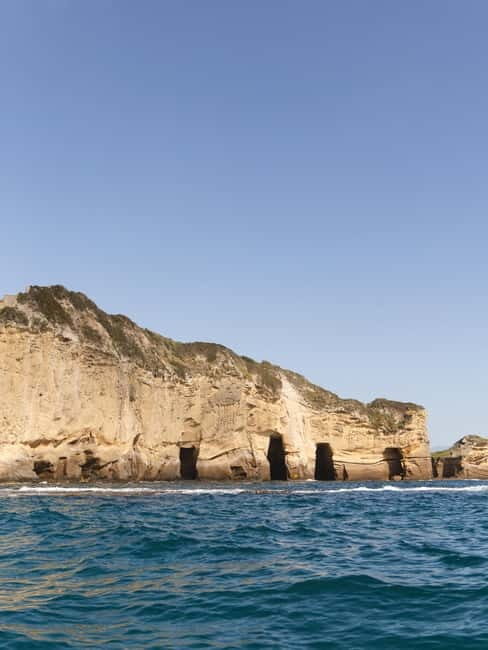 Naples: Boat tour of the Gulf of Naples and the ancient Villa Volpicelli. - Discovering Villa Volpicelli