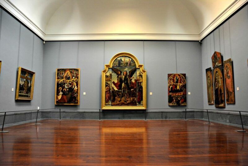 naples-capodimonte-museum-small-group-tour