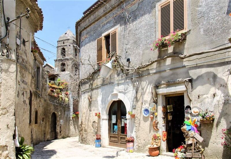naples-caserta-royal-palace-historic-center-day-trip