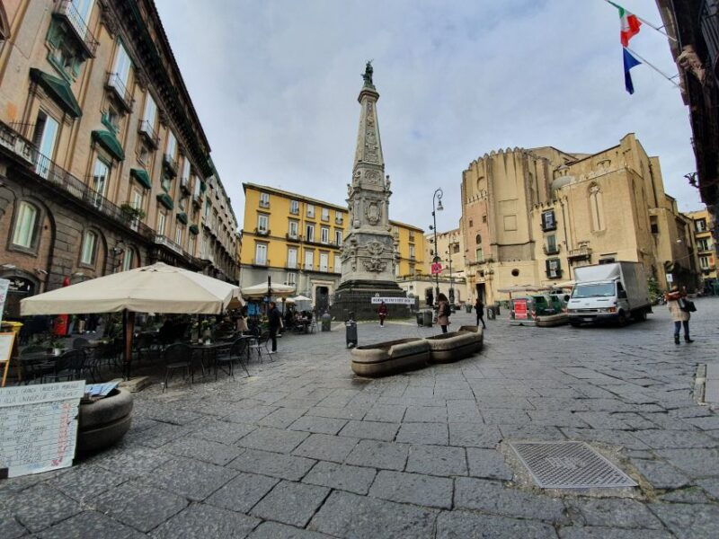 naples-city-center-walking-tour-with-underground-entry