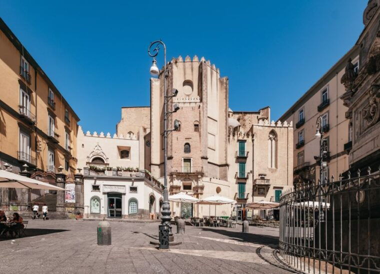 naples-downtown-tour-with-veiled-christ-st-clare-tickets