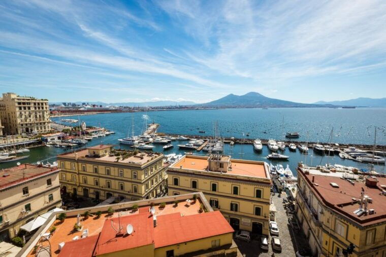 naples-express-walk-with-a-local-in-60-minutes