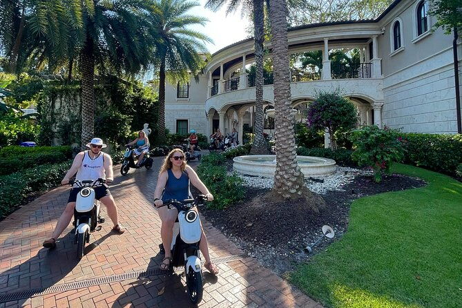 naples-florida-electric-moped-tour-family-fun-easy-to-ride