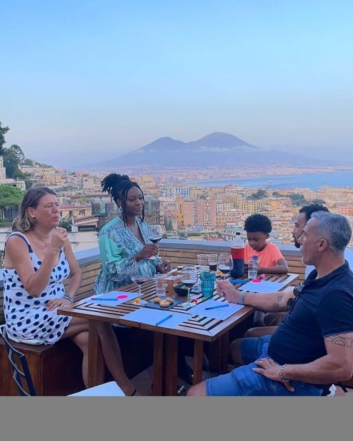 NAPLES, FUN Wine Tasting in the City Center - First Impressions: A Lively, Authentic Setting