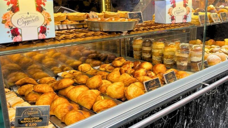 naples-guided-tour-of-spaccanapoli-and-street-food-tasting