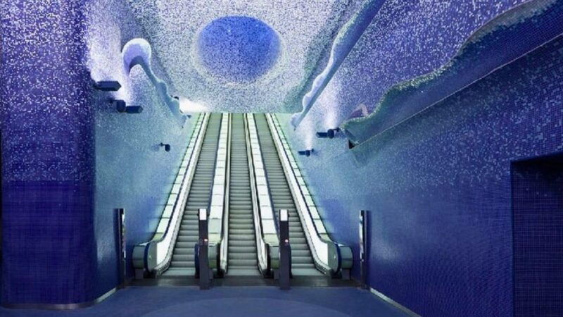 naples-guided-tour-of-the-artists-tube-on-line-1-to-toledo