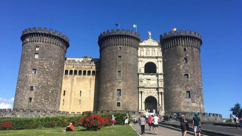 naples-guided-walking-tour-with-lunch-and-wine-tasting