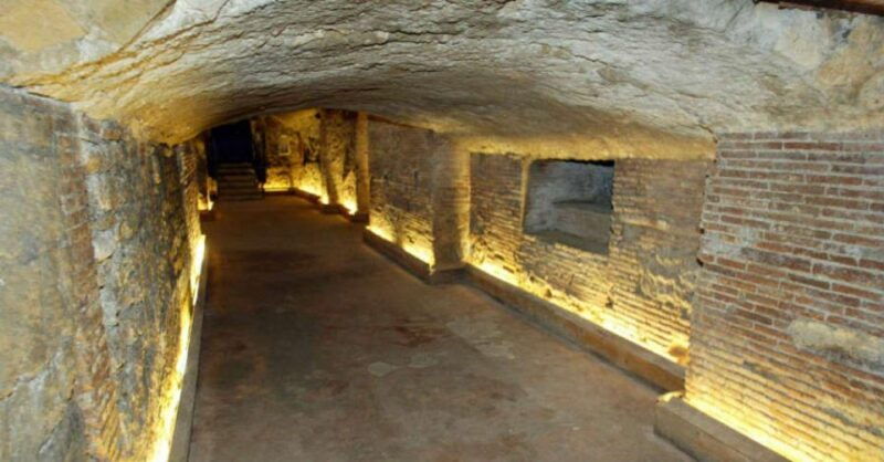 naples-historic-center-guided-tour-with-underground-ruins