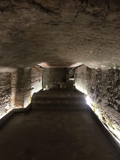 naples-historic-center-guided-tour-with-underground-ruins