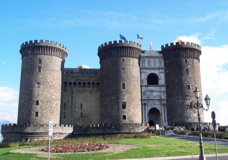 naples-historic-center-guided-tour-with-underground-ruins