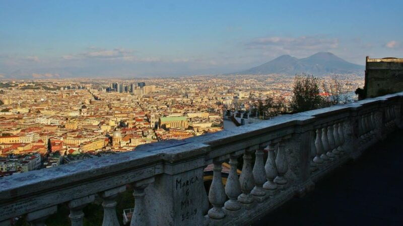 naples-hop-on-hop-off-bus-tour-of-naples