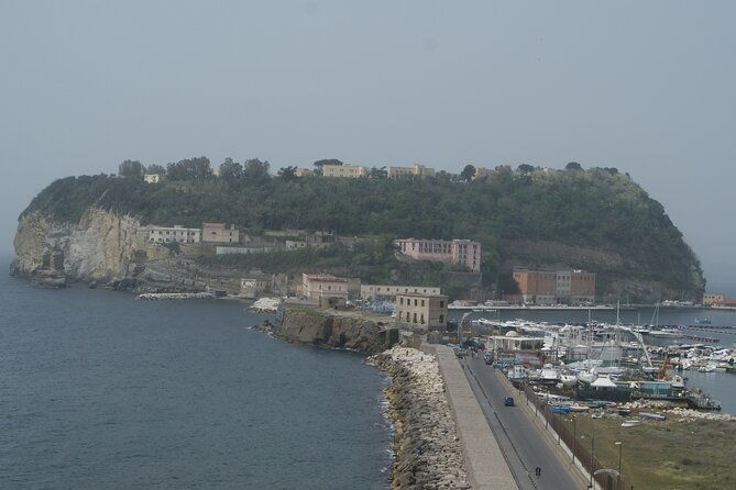 naples-inside-the-walls-the-decumani-myths-and-legends