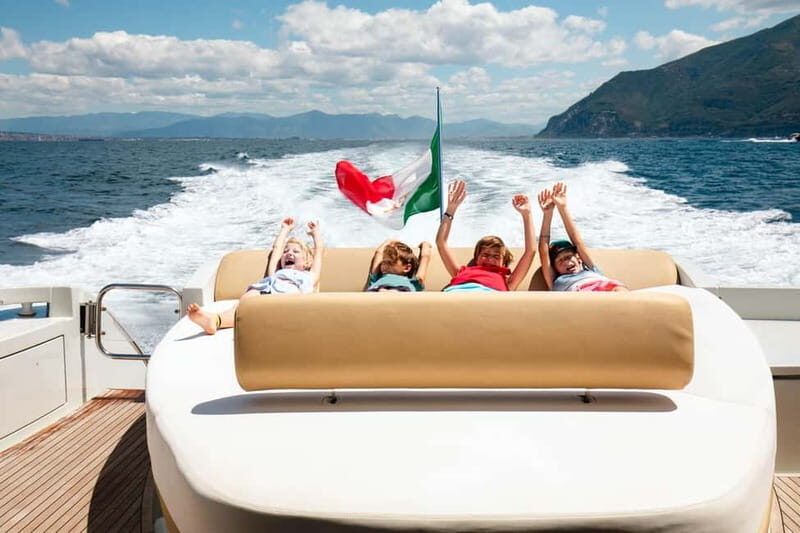 Naples: Ischia & Procida Private Yacht Tour with Snacks - Moving on to Ischia: The Glamorous Volcanic Island