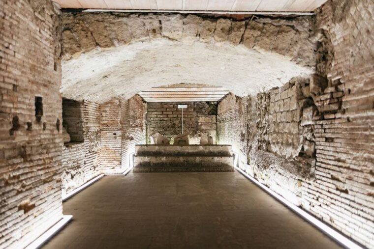 naples-naples-underground-entry-ticket-and-guided-tour