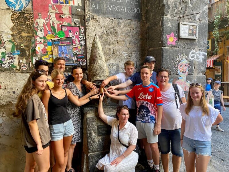 naples-old-city-center-street-food-tour-with-expert