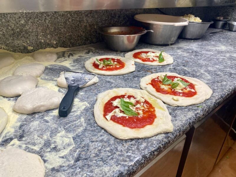 naples-old-city-center-street-food-tour-with-expert