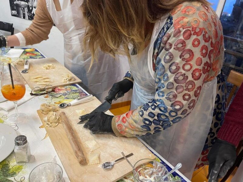 naples-pasta-cooking-class-with-tiramisu-and-a-drink
