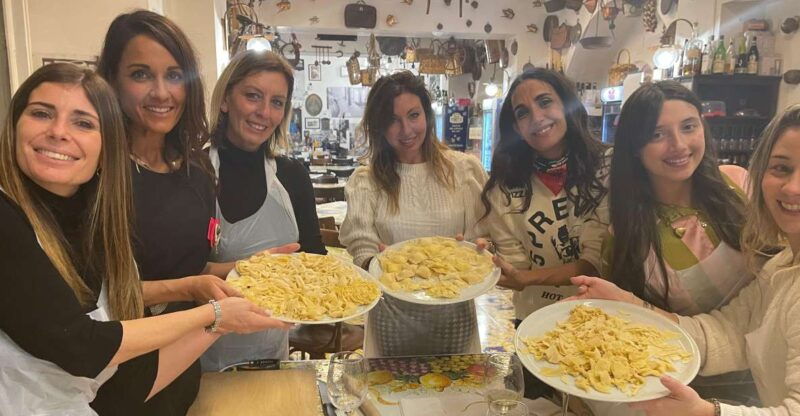 naples-pasta-cooking-class-with-tiramisu-and-a-drink