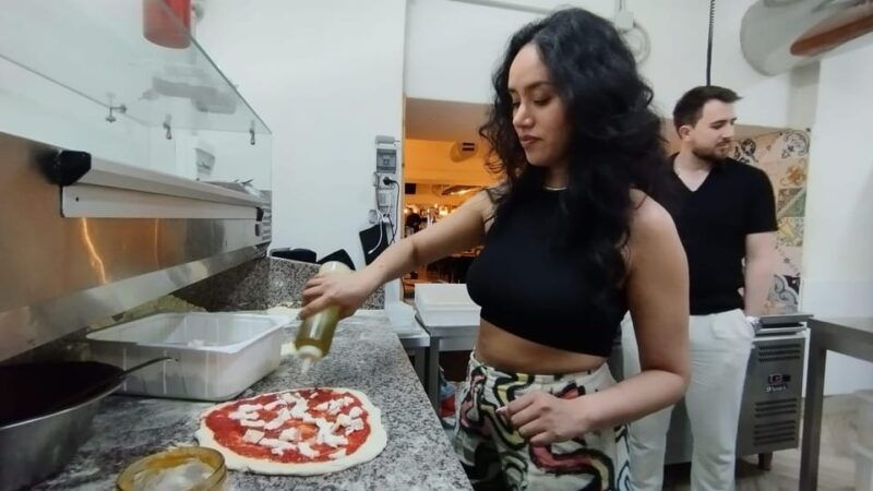 naples-pizza-making-class-with-neapolitan-chef-and-drink