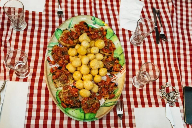 naples-pizza-making-workshop-with-drink-and-appetizer