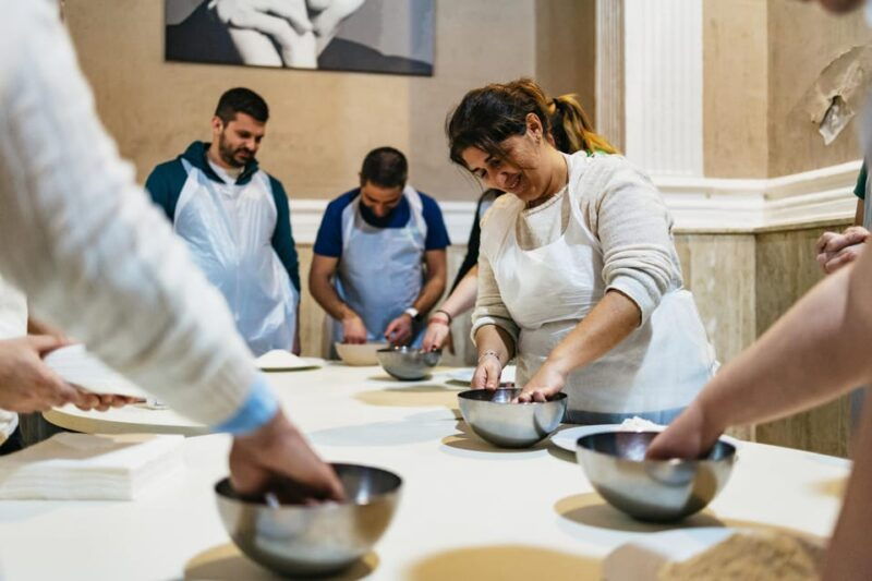 naples-pizza-making-workshop-with-drink-and-appetizer