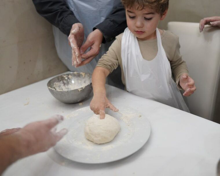 naples-pizza-making-workshop-with-drink-and-appetizer
