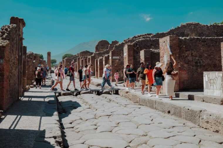 naples-pompeii-and-mount-vesuvius-entry-tickets-and-tour