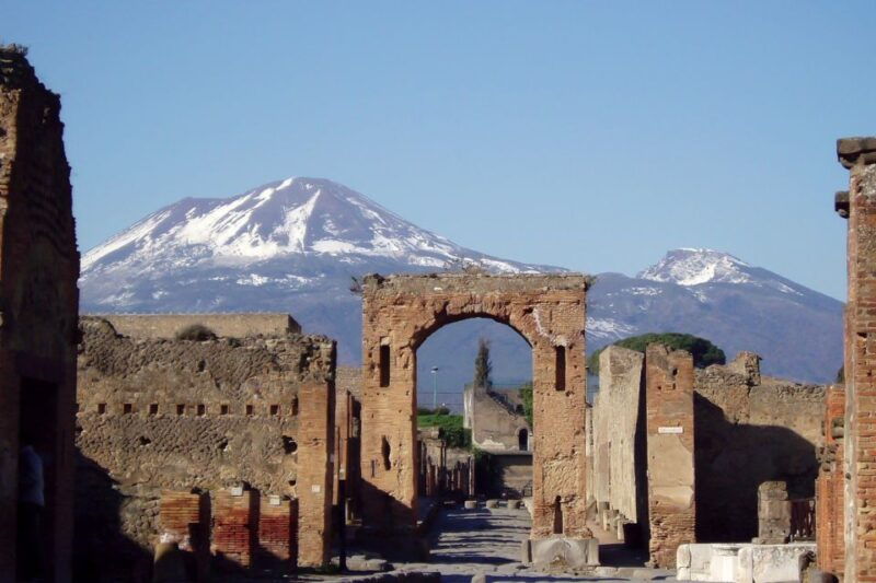 naples-pompeii-herculaneum-and-mt-vesuvius-private-tour