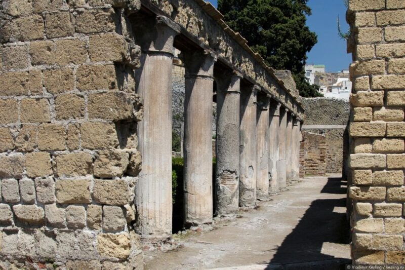 naples-pompeii-herculaneum-and-vesuvius-tour-by-minivan